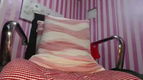 Snapshot of xxrowenatastycockforyouxx chatting on October 29, 2025, 4:37 am xxrowenatastycockforyouxx online show from October 29, 2025, 4:37 am