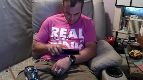 xxScubaStevexx online show from October 8, 2025, 2:47 pm