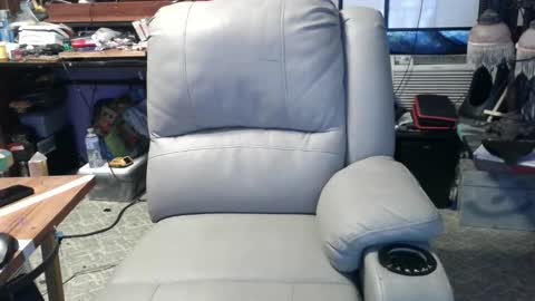 xxScubaStevexx online show from October 17, 2025, 1:14 pm