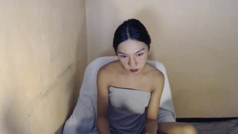 xxurmysterygirlxx online show from May 2, 2026, 3:44 am