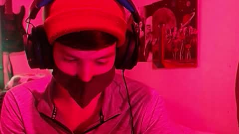 Snapshot of xxwhitefoxx chatting on October 16, 2025, 5:19 am David Fox online show from October 16, 2025, 5:19 am