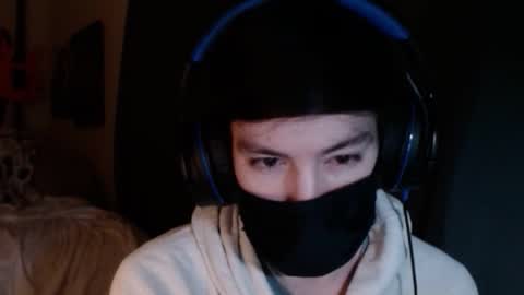 Snapshot of xxwhitefoxx chatting on November 10, 2025, 8:57 am David Fox online show from November 10, 2025, 8:57 am