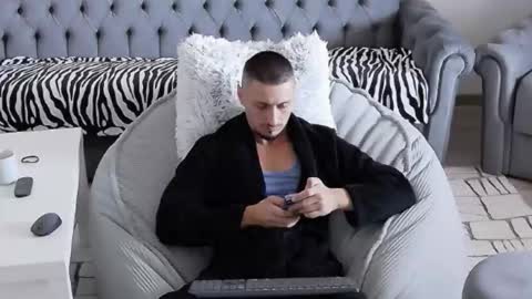 xxx_alejandro online show from September 14, 2025, 8:02 am