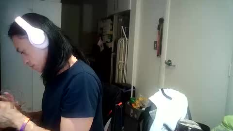 Arsty Femme online show from November 12, 2025, 12:16 pm