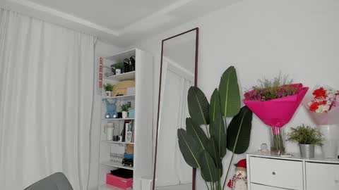 Snapshot of xxx_leila chatting on December 2, 2024, 9:35 am xxx_leila online show from December 2, 2024, 9:35 am
