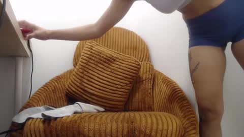 Snapshot of xxxbellalola chatting on February 23, 2025, 10:39 am Lola online show from February 23, 2025, 10:39 am