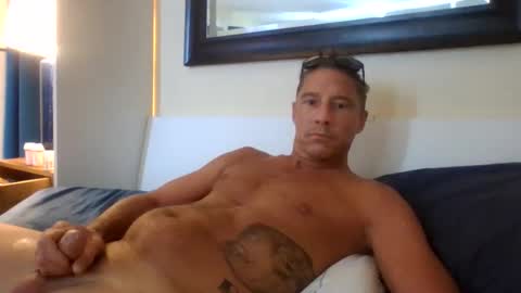 Snapshot of xxxelentdick chatting on February 15, 2025, 7:39 pm deeeeznutz online show from February 15, 2025, 7:39 pm