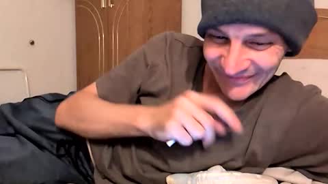 xxfredmtl18xx online show from January 13, 2026, 9:03 am