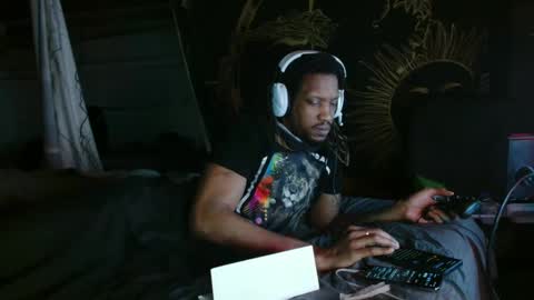 xxxjrstrokesxxx online show from February 26, 2025, 1:52 pm