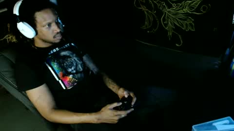 xxxjrstrokesxxx online show from February 26, 2025, 8:00 pm