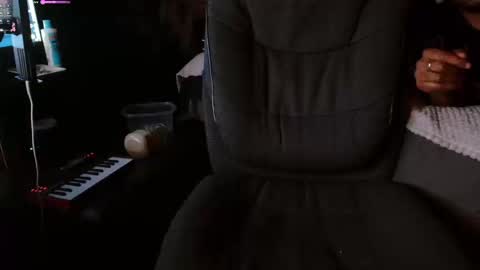 xxxjrstrokesxxx online show from March 1, 2025, 1:53 am