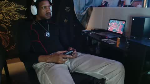 xxxjrstrokesxxx online show from March 5, 2025, 6:01 am