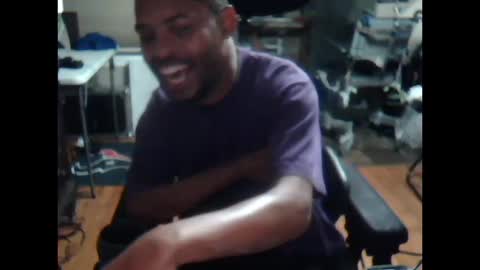 Snapshot of xxxonwheelz chatting on October 18, 2025, 4:48 am xxxonwheelz online show from October 18, 2025, 4:48 am