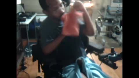 Snapshot of xxxonwheelz chatting on November 6, 2025, 1:28 am xxxonwheelz online show from November 6, 2025, 1:28 am