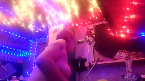 Snapshot of xxxqueenmandydickenz chatting on October 7, 2025, 8:00 am XXXQueenMandyDickenz online show from October 7, 2025, 8:00 am