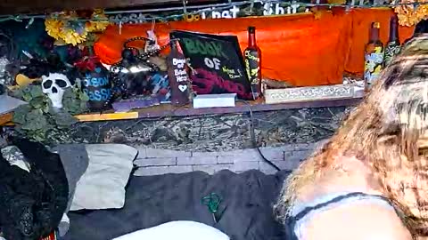 Snapshot of xxxqueenmandydickenz chatting on November 15, 2025, 10:04 pm XXXQueenMandyDickenz online show from November 15, 2025, 10:04 pm