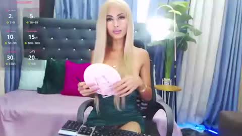 Yasmin online show from October 18, 2025, 7:03 pm