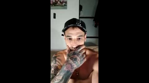 xyfox010186 online show from May 21, 2026, 2:51 am