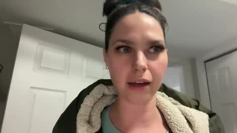 Xylea Luv online show from February 22, 2025, 9:15 pm