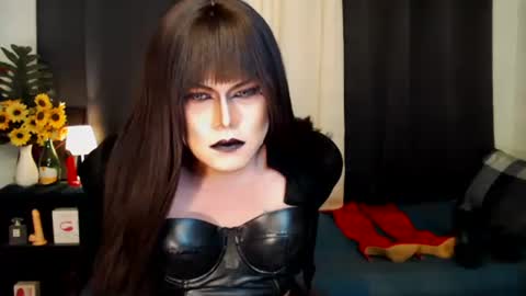 Snapshot of xyournightmarequeenx chatting on October 8, 2025, 5:49 am QueenMarina online show from October 8, 2025, 5:49 am