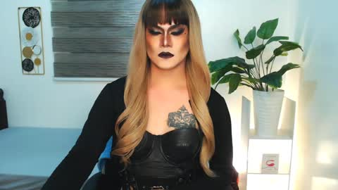 QueenMarina online show from June 18, 2026, 4:33 pm