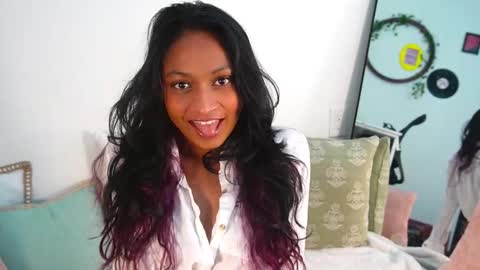 Zara online show from September 21, 2025, 3:57 pm