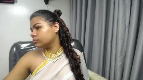 yazhini online show from April 15, 2026, 11:50 am