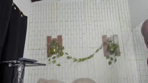 yacksson_lawrence online show from November 4, 2025, 11:04 pm