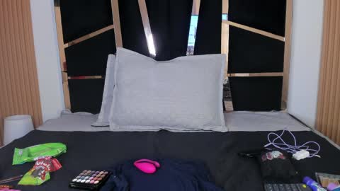 Yahaira online show from April 12, 2026, 2:33 pm