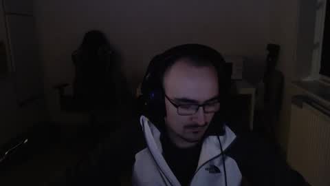 YamilLamal online show from November 2, 2025, 8:11 pm