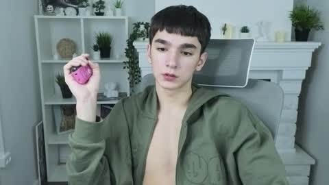 yamitwink online show from November 11, 2025, 8:20 pm