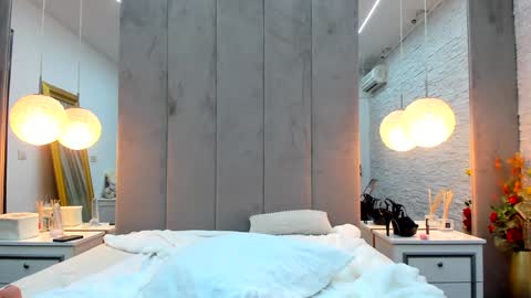 Snapshot of yana_miana chatting on January 1, 2025, 6:59 pm Yana online show from January 1, 2025, 6:59 pm