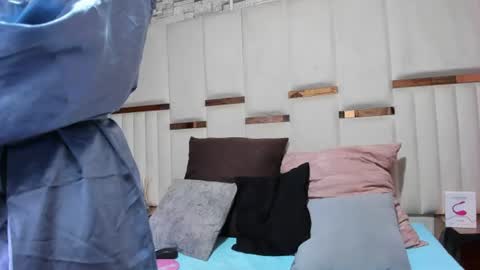 yanetrose online show from July 2, 2026, 2:55 am