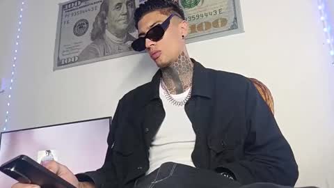 Snapshot of yanfranko420 chatting on April 2, 2026, 2:42 am Yan online show from April 2, 2026, 2:42 am