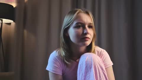 Kate online show from October 1, 2025, 1:06 pm