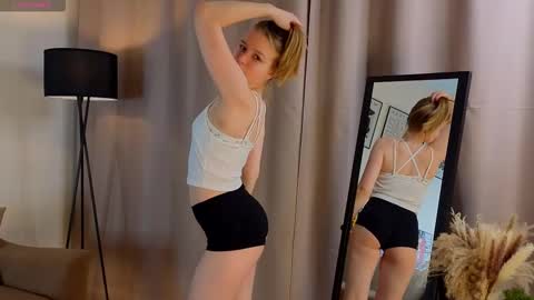 Kate online show from November 15, 2025, 2:13 pm