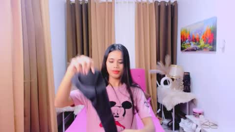 Yanna online show from October 3, 2025, 1:57 am