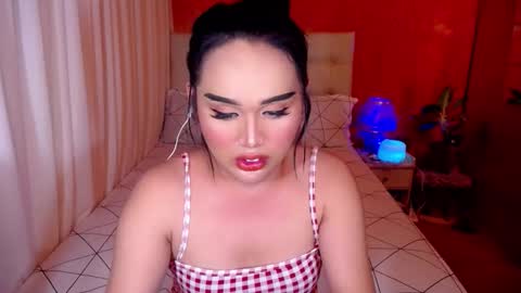 Snapshot of yanny_xoxo chatting on November 3, 2025, 9:10 am Allisonn online show from November 3, 2025, 9:10 am