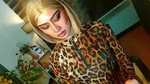 miss yasii online show from April 9, 2026, 3:50 pm