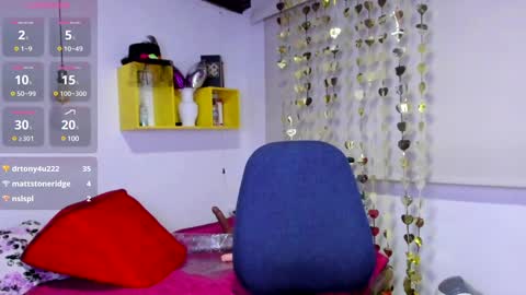 Yasemin online show from January 3, 2025, 10:40 pm