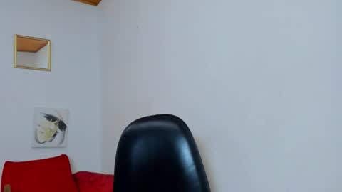 Yasemin online show from November 12, 2025, 10:37 am