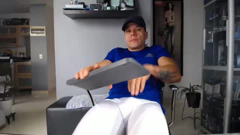 Snapshot of yatho_ chatting on February 9, 2026, 12:31 pm yahto online show from February 9, 2026, 12:31 pm