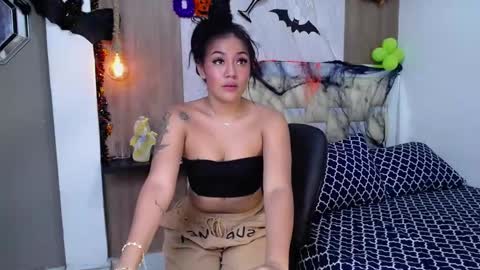 Snapshot of yaya_miller chatting on October 24, 2025, 9:22 pm YAYA online show from October 24, 2025, 9:22 pm