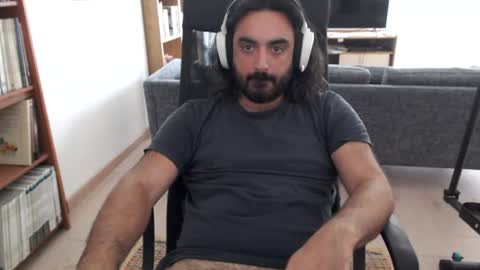 yeeaahoo online show from July 15, 2026, 2:11 pm
