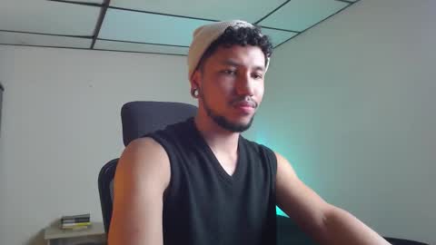 yeff online show from October 30, 2025, 2:02 am