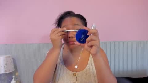 yeika_foxy online show from December 17, 2025, 11:27 am