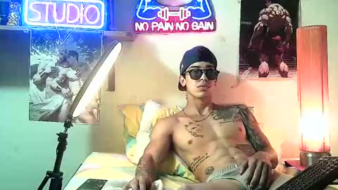 yeisoncastellanos1999 online show from November 14, 2025, 6:39 pm