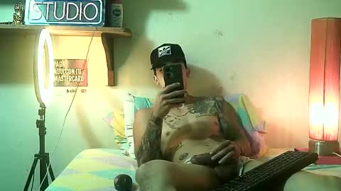 yeisoncastellanos1999 online show from May 27, 2026, 4:37 pm