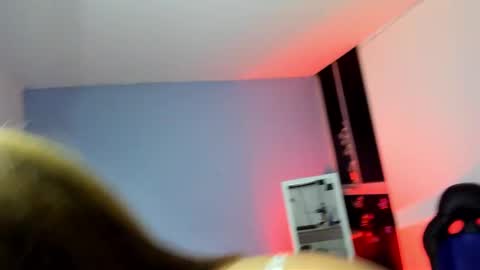 yelena03 online show from March 4, 2025, 9:11 pm