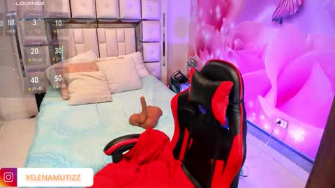 yelena  online show from November 15, 2025, 1:40 pm